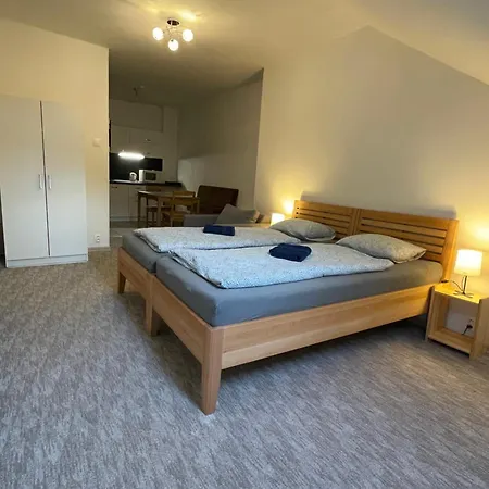 Zu Hause Ménhárd